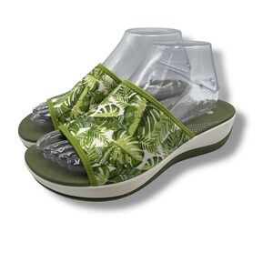 Clarks Cloudsteppers Sandals Womens 8 Green Palm Print Arla Glade Slide Shoes